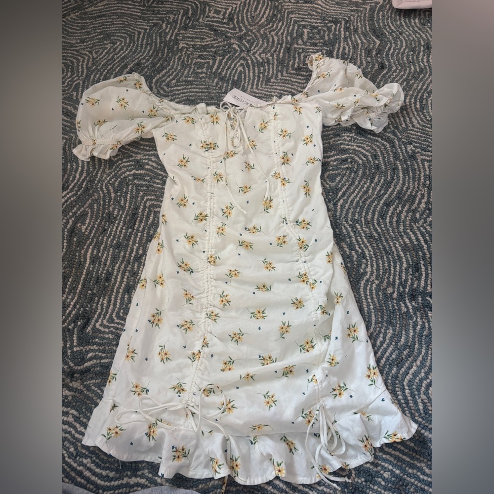 Oliviceous Melrose OC White Floral Mini Flowy Dress Women’s Small